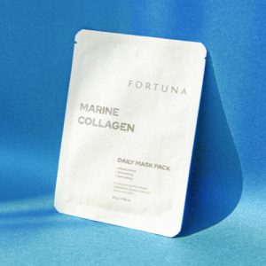 Book1 Book1 50% 11 H10 Marine collagen mask for daily skin care Fortuna Marine Collagen Daily Mask Pack has dual functions of whitening and wrinkle improvement. Contains 28,100PPM of low-molecular marine collagen extract – molecules that penetrate deeply into the skin, helping to improve moisture, soothe the skin, increase elasticity and firm the skin. Main ingredient:- Hyaluronic acid: helps replenish water and moisturizes effectively- Adenosine: helps improve wrinkles- Marine collagen extract: Increases elasticity, regenerates skin cells- Xeramide NP: replenishes moisture and protects the skin Marine collagen mask for daily skin care Fortuna Marine Collagen Daily Mask Pack has dual functions of whitening and wrinkle improvement. Contains 28,100PPM of low-molecular marine collagen extract – molecules that penetrate deeply into the skin, helping to improve moisture, soothe the skin, increase elasticity and firm the skin. Main ingredient:- Hyaluronic acid: helps replenish water and moisturizes effectively- Adenosine: helps improve wrinkles- Marine collagen extract: Increases elasticity, regenerates skin cells- Xeramide NP: replenishes moisture and protects the skin.