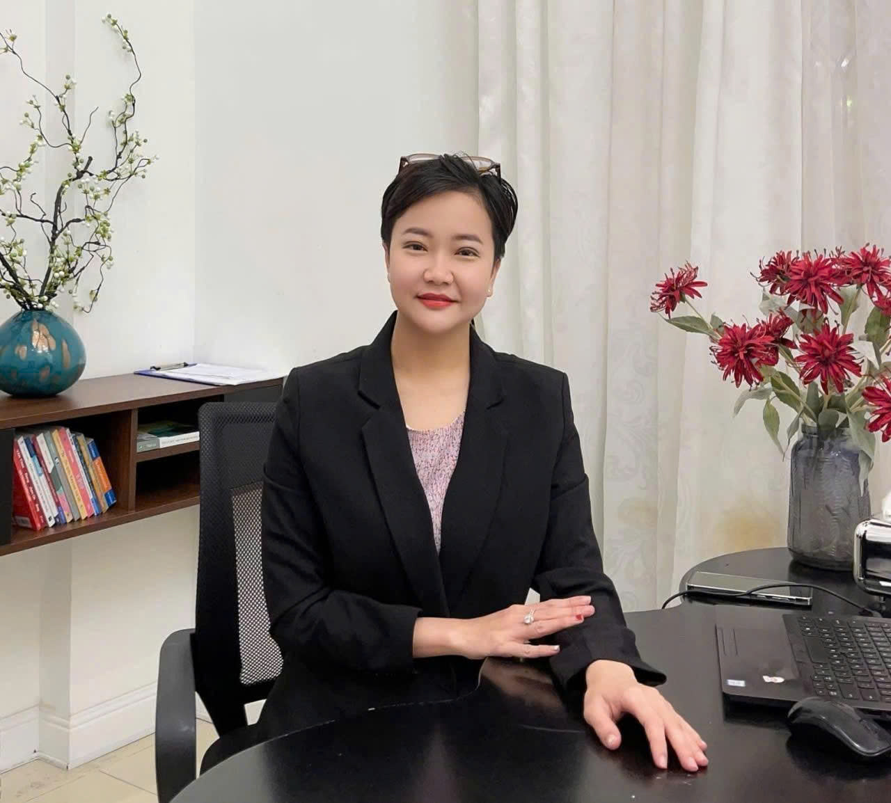 Ms. Ngân