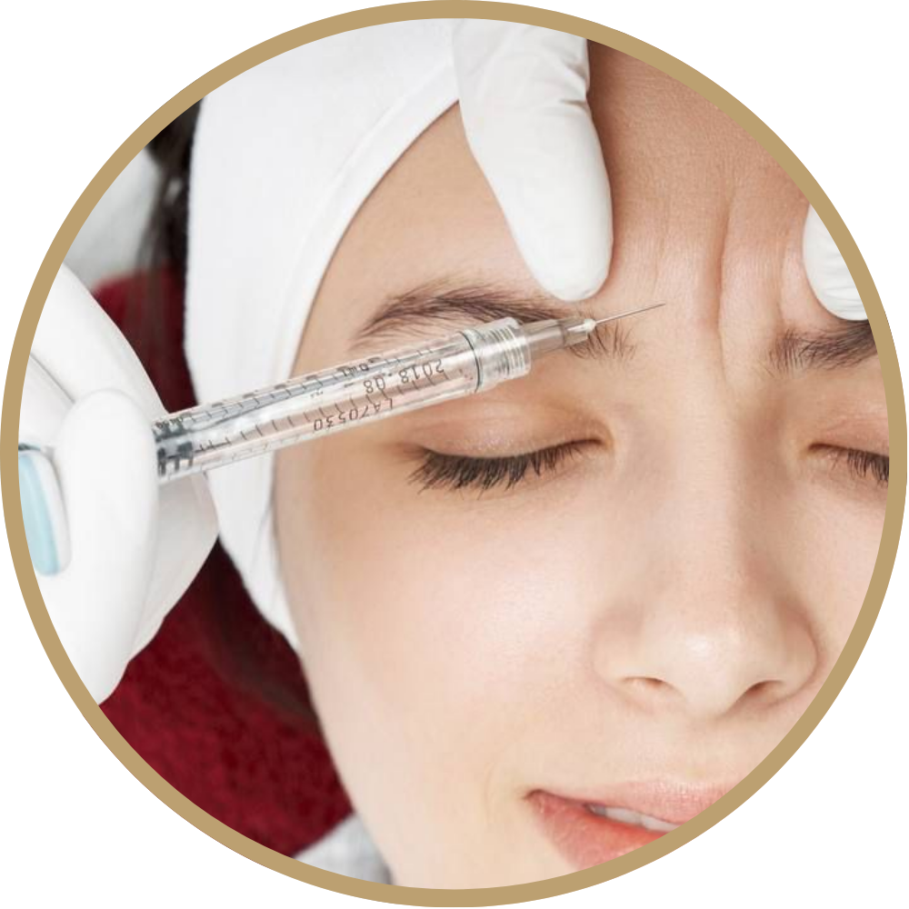 Tiêm Botulinum Toxin tại CocoMed giúp làm mềm nếp nhăn động, mang lại diện mạo trẻ trung và tự nhiên.